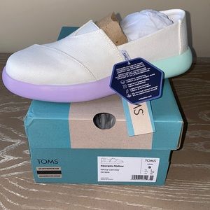 NWT Alpargata Mallow Toms White Canvas -Size 5